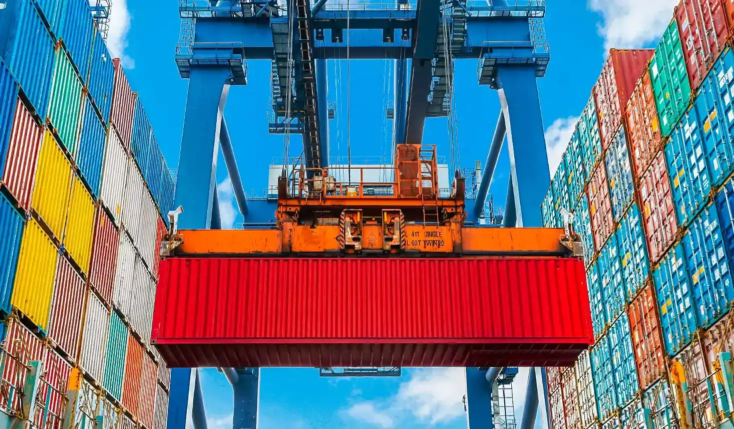 Loading container